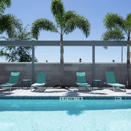 Home2 Suites By Hilton Orlando Airport Екстер'єр фото